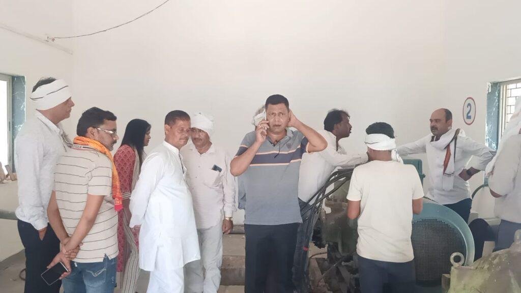 छतरपुर19मई2023*न पा उपाध्यक्ष ने भाजपा और कांग्रेस के आधा दर्जन पार्षदों के साथ गर्रौली फिल्टर प्लांट का किया निरीक्षण* छतरपुर19मई2023*न पा उपाध्यक्ष ने भाजपा और कांग्रेस के आधा दर्जन पार्षदों के साथ गर्रौली फिल्टर प्लांट का किया निरीक्षण*