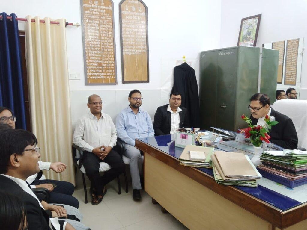 चित्रकूट20मई2023*राष्ट्रीय लोक अदालत को प्रभावी रूप से सफल बनाने हेतु बैठक संपन्न। चित्रकूट20मई2023*राष्ट्रीय लोक अदालत को प्रभावी रूप से सफल बनाने हेतु बैठक संपन्न।