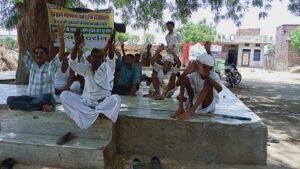 टोंक20मई2023**बर्तन बजाकर केंद्र सरकार का ध्यान आकर्षित करने की कोशिश* टोंक20मई2023**बर्तन बजाकर केंद्र सरकार का ध्यान आकर्षित करने की कोशिश*