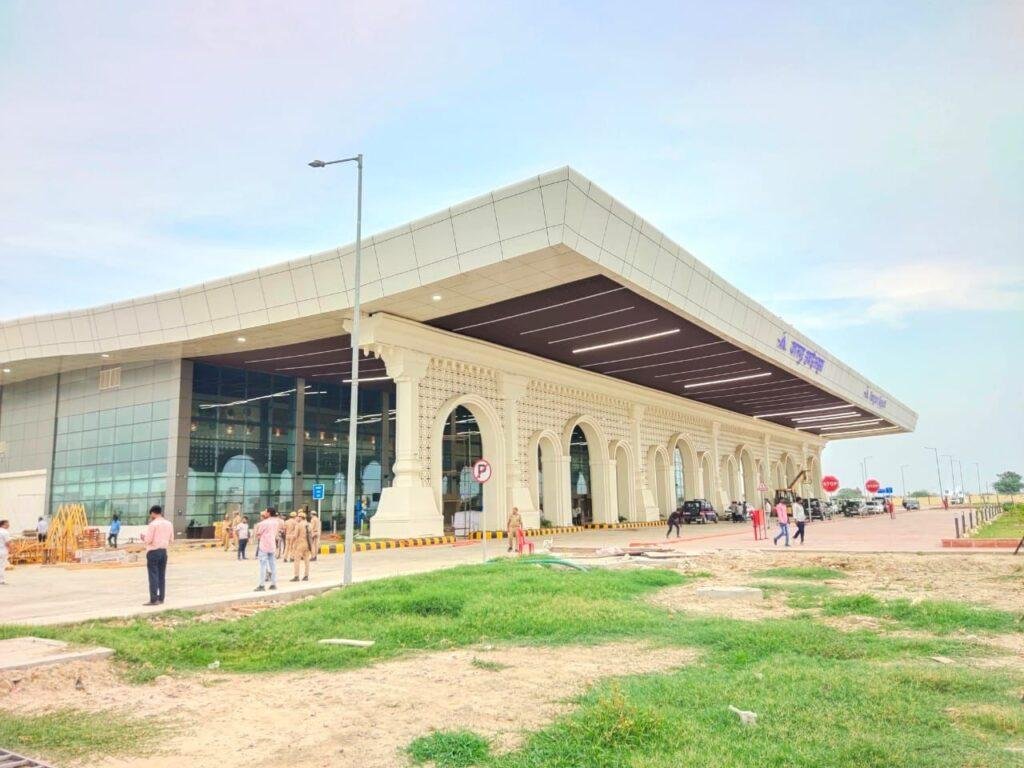 कानपुर24मई2023*कानपुर को मेट्रों के बाद अब न्यू एयरपोर्ट टर्मिनल बिल्डिंग की सौगात।*