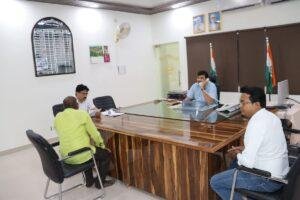 चित्रकूट25मई2023*जिलाधिकारी अभिषेक आनंद ने जनमानस की जनसमस्याओं के निस्तारण हेतु संबंधित अधिकारियों को दिए निर्देश। चित्रकूट25मई2023*जिलाधिकारी अभिषेक आनंद ने जनमानस की जनसमस्याओं के निस्तारण हेतु संबंधित अधिकारियों को दिए निर्देश।