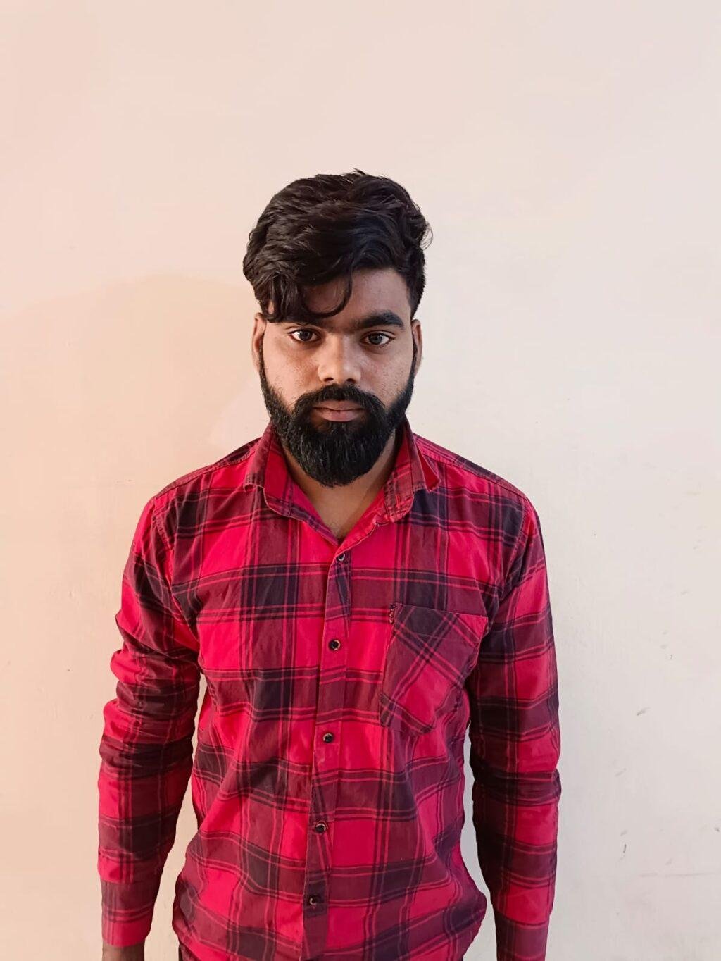 Mathura 25may2023*थाना गोवर्धन पुलिस द्वारा बलात्कार के अभियोग में वांछित अभियुक्त को किया गिरफ्तार। Mathura 25may2023*थाना गोवर्धन पुलिस द्वारा बलात्कार के अभियोग में वांछित अभियुक्त को किया गिरफ्तार।