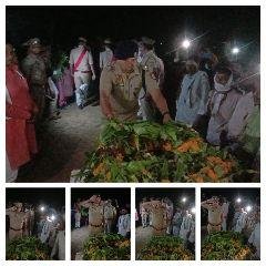 मथुरा10मई2023*जालौन में ड्यूटी पर तैनात सिपाही की मौत,आज उसके पैतृक गांव पहुँचा शव। मथुरा10मई2023*जालौन में ड्यूटी पर तैनात सिपाही की मौत,आज उसके पैतृक गांव पहुँचा शव।