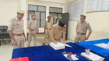 कौशाम्बी 10 अप्रैल* थाना कोखराज का औचक निरीक्षण किया गया कौशाम्बी 10 अप्रैल* थाना कोखराज का औचक निरीक्षण किया गया