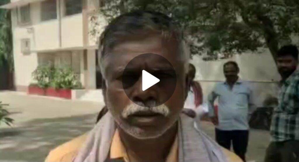 भागलपुर14मई*मुखिया के दबंगई से परेशान पशुपालन विभाग के कर्मी पहुंचे डीआईजी कार्यालय* भागलपुर14मई*मुखिया के दबंगई से परेशान पशुपालन विभाग के कर्मी पहुंचे डीआईजी कार्यालय*