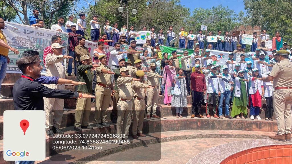 रियासी जम्मू कश्मीर05जून2023*विश्व पर्यावरण दिवस पे स्वच्छता अभियान का आयोजन किया गया।