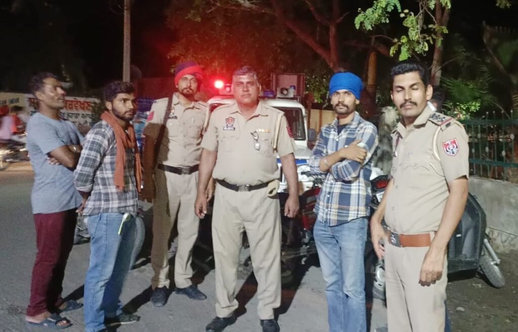 पंजाब02मई2023*नगर थाना प्रभारी संजीव तरमाला ने नाकाबंदी कर कईयों के काटे चालान