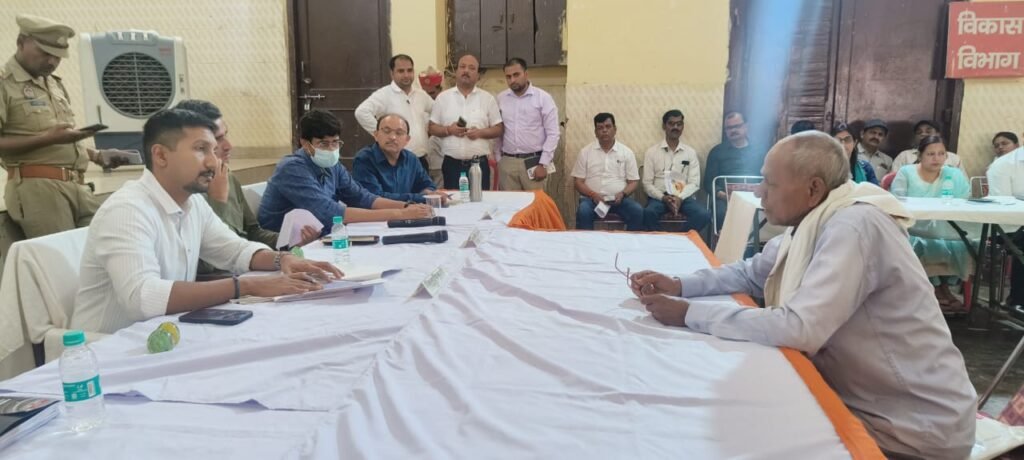 कानपुर03जून2023*बालभवन के सभागार में आयोजित सम्पूर्ण समाधान दिवस आयोजित हुआ। कानपुर03जून2023*बालभवन के सभागार में आयोजित सम्पूर्ण समाधान दिवस आयोजित हुआ।