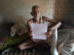 चित्रकूट04जून2023*दबंगों के ख्वाब से वृद्ध परिवार गांव घर छोड़कर पुत्री के यहां ली शरण।