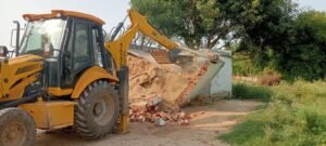 मथुरा05जून2023*सहायक नगर आयुक्त के नेतृत्व में निम्नानुसार अतिक्रमण हटाये जाने की कार्यवाही की गयी-