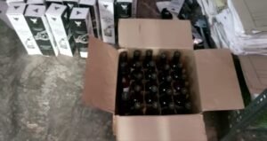 भागलपुर08जून23*गस्ती के दौरान पुलिस ने सफेद बोलेरो से 35 कार्टून अवैध विदेशी शराब किया बरामद,