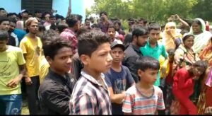 भागलपुर08जून23*जलसंकट से त्रस्त हबीबपुर क्षेत्र के लोगों ने किया सड़क पर प्रदर्शन,