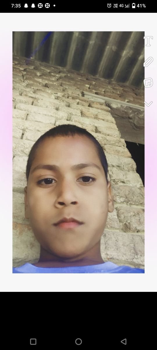 मथुरा09जून23*यमुना नदी में नहाने गए चार किशोर एक डूबा, पुलिस व गोताखोर कर रहे तलाश।