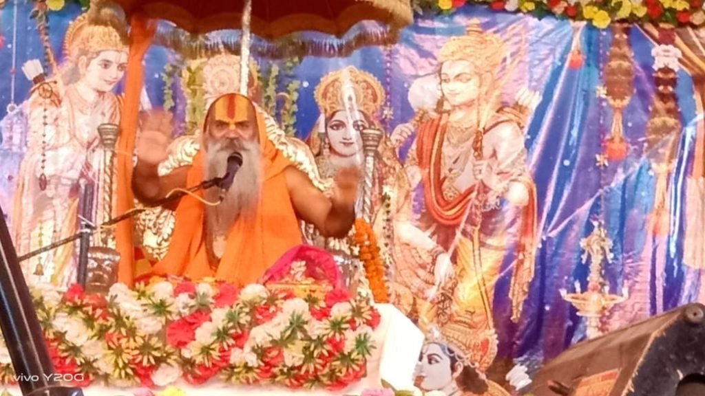 औरैया10जून2023*दिवियापुर फफूंद मार्ग श्रीविष्णुधाम पर हो रही श्रीराम कथा* *