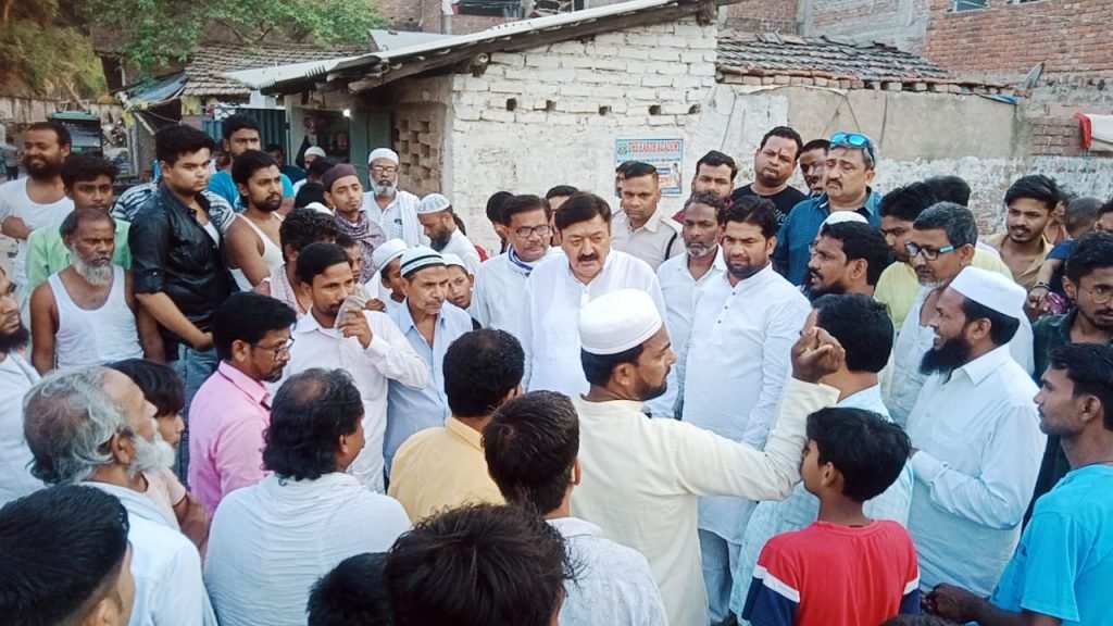 भागलपुर10जून2023*भागलपुर विधायक सैंडिस कम्पाउण्ड के नवनिर्मित स्वीमिंग पुल में डूबने से हुई मौत पर मृतक के घर पहुँचकर सम्वेदना व्यक्त की। भागलपुर10जून2023*भागलपुर विधायक सैंडिस कम्पाउण्ड के नवनिर्मित स्वीमिंग पुल में डूबने से हुई मौत पर मृतक के घर पहुँचकर सम्वेदना व्यक्त की।