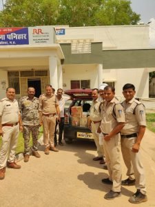 ग्वालियर10जून2023*शराब दुकान की दीवाल तोड़कर शराब चोरी करने वाले ढाबा मालिक व उसके दो अन्य साथियों को पुलिस ने चोरी की गई शराब सहित पकड़ा*