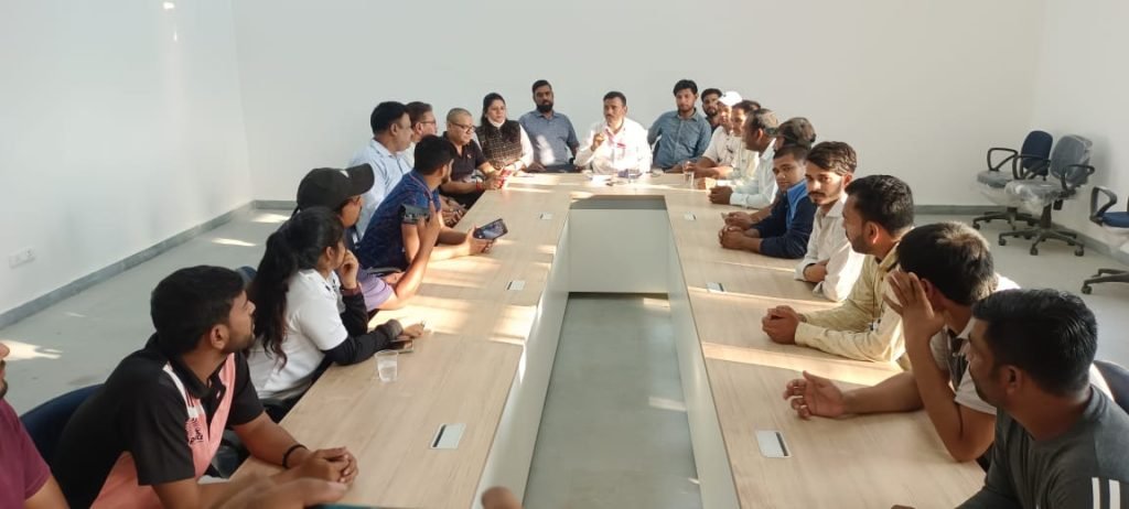 भागलपुर10जून2023*सभी खेल संघों के अध्यक्ष एवं सचिव के साथ खेल भवन सह व्यामशाला भागलपुर में बैठक की गई