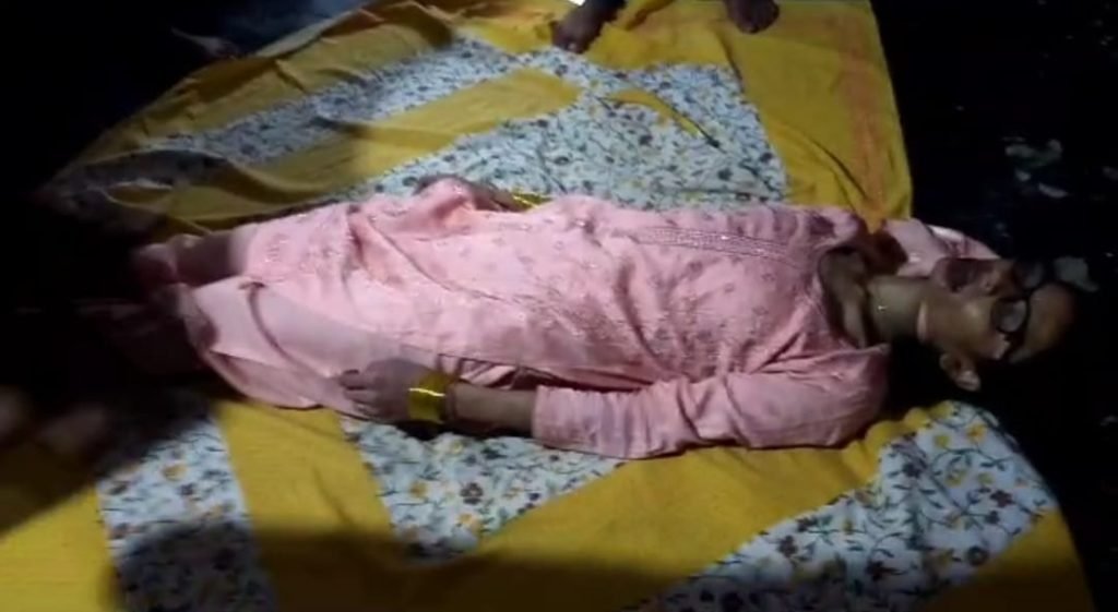 भागलपुर16जून23*नवविवाहित ने फंदे से झूल कर कर ली अपनी जीवन लीला समाप्त, परिजन कुछ भी बताने से कर रहे परहेज* भागलपुर16जून23*नवविवाहित ने फंदे से झूल कर कर ली अपनी जीवन लीला समाप्त, परिजन कुछ भी बताने से कर रहे परहेज*