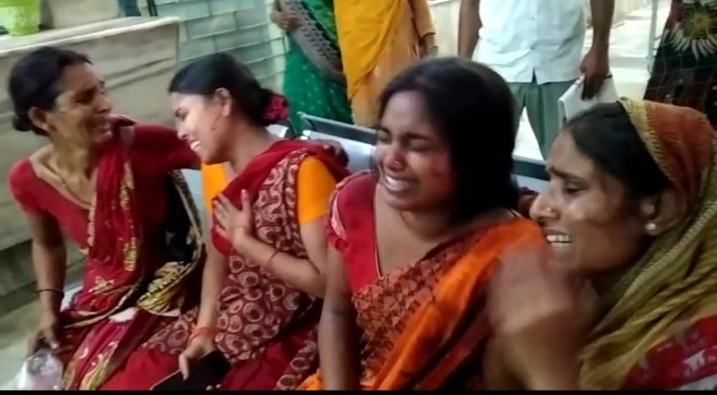 भागलपुर16जून23*बम ब्लास्ट से 2 बच्चे हुए बुरी तरह घायल, चल रहा मायागंज अस्पताल में इलाज* भागलपुर16जून23*बम ब्लास्ट से 2 बच्चे हुए बुरी तरह घायल, चल रहा मायागंज अस्पताल में इलाज*