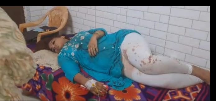 मथुरा17जून23*छटीकरा मार्ग पर ई-रिक्शा सवार महिला से बदमाशों ने की लूट ।