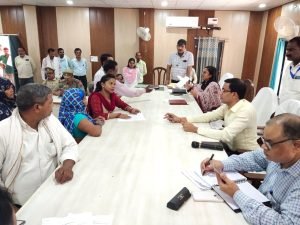 कानपुर17जून23*उप जिलाधिकारी, बिल्हौर और तहसीलदार, बिल्हौर को कारण बताओ नोटिस।*