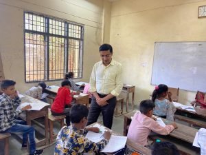 कानपुर18जून2023*मण्डलायुक्त ने राजकीय बालिका इंटर कॉलेज, चुन्नीगंज में आयोजित की जा रही प्रवेश परीक्षा केंद्र का विजिट कियाl