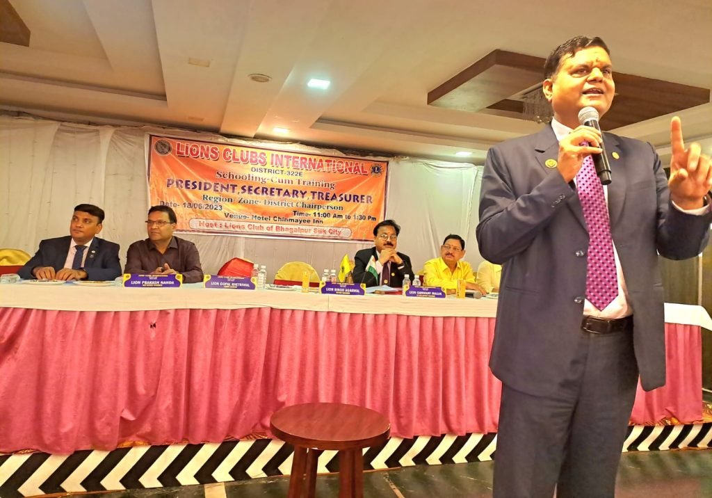 भागलपुर18जून2023*नव निर्वाचित पदाधिकारियों के दूसरी स्कूलिंग का आयोजन नवनिर्वाचित जिलापाल लायन बिनोद अग्रवाल के नेतृत्व में किया गया। भागलपुर18जून2023*नव निर्वाचित पदाधिकारियों के दूसरी स्कूलिंग का आयोजन नवनिर्वाचित जिलापाल लायन बिनोद अग्रवाल के नेतृत्व में किया गया।