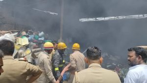 कानपुर24जून2023*जूही की स्क्रैप फैक्ट्री में कंप्रेशर फटने से 9 कर्मचारी झुलसे सभी घायल हैलट में हुए भर्ती*