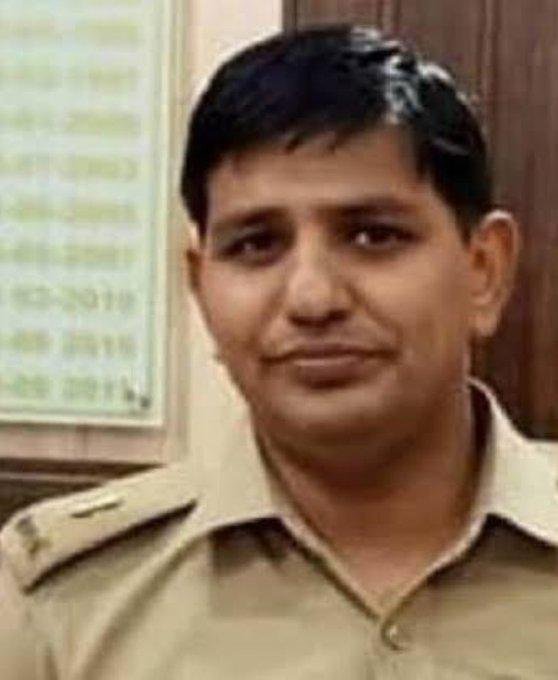 लखनऊ24जून2023*2014 बैच के IPS ऑफिसर मणिलाल पाटीदार को भारतीय पुलिस सेवा से बर्खास्त किया गया। लखनऊ24जून2023*2014 बैच के IPS ऑफिसर मणिलाल पाटीदार को भारतीय पुलिस सेवा से बर्खास्त किया गया।