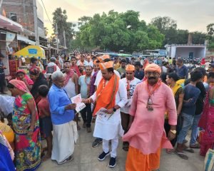 भागलपुर25जून2023*महाजनसंपर्क अभियान के तहत सजौर मंडल के सजौर में भाजपा कार्यकर्ताओं ने जनसंपर्क कर पीएम मोदी की उपलब्धि को बताया।