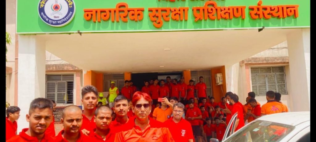 भागलपुर27जून2023*सर्पदंश से बचने का उपाय बताया, प्रशिक्षण प्रभारी, गणेश जी ओझा*