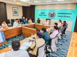 कानपुर09जून2023*नगर के समग्र विकास की उच्च स्तरीय संयुक्त विकास समिति की बैठक मण्डलायुक्त शिविर कार्यालय में सम्पन्न हुयी।