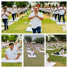 कानपुर21जून2023*अंतर्राष्ट्रीय योग दिवस पर पुलिस लाइन में श्रीमान् पुलिस आयुक्त बीपी जोगदण्ड ने सभी पुलिस कर्मियों के साथ योग आसन का अभ्यास किया।