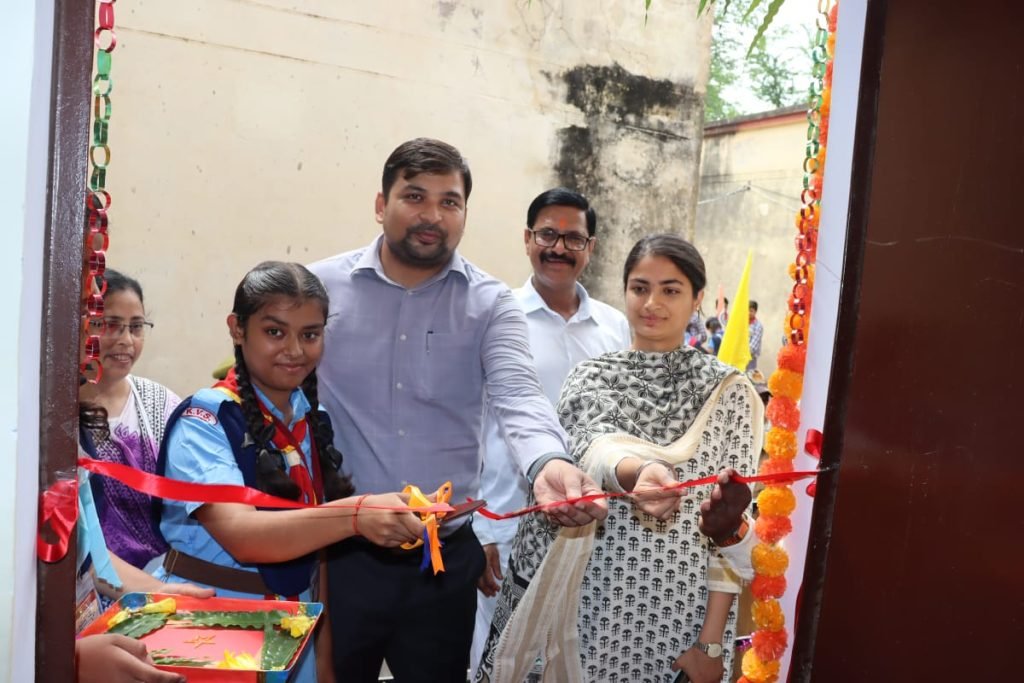 चित्रकूट08जुलाई23*केंद्रीय विद्यालय चित्रकूट के नवनिर्मित कक्षा कक्षों का जिलाधिकारी ने किया लोकार्पण*