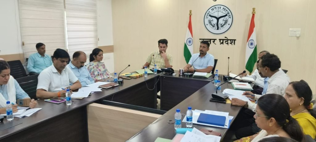 कानपुर11जुलाई2023*कलेक्ट्रेट सभागार में जनपद के विकास कार्यों की प्रगति के संबंध में मासिक समीक्षा बैठक संपन्न हुई। कानपुर11जुलाई2023*कलेक्ट्रेट सभागार में जनपद के विकास कार्यों की प्रगति के संबंध में मासिक समीक्षा बैठक संपन्न हुई।