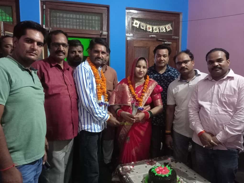 औरैया11जुलाई23*मनाई गई श्री अतुल दुबे जिला अध्यक्ष भूतपूर्व सैनिक प्रकोष्ठ उनकी पत्नी श्रीमती प्रतिभा दुबे की 15वीं शादी की सालगिरह औरैया11जुलाई23*मनाई गई श्री अतुल दुबे जिला अध्यक्ष भूतपूर्व सैनिक प्रकोष्ठ उनकी पत्नी श्रीमती प्रतिभा दुबे की 15वीं शादी की सालगिरह