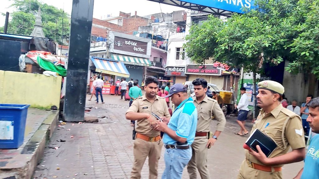 उन्नाव12जुलाई23*उन्नाव के अफसरों के लाड़ले दुलारे सदर उन्नाव चौकी इंचार्ज।