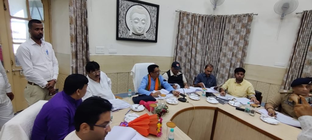 कानपुर12जुलाई23*खाद्य पदार्थो में मिलावट और नकली दवाओं के प्रचलन से जनजीवन की स्वास्थ्य समस्याओं पर रोकथाम सम्बन्धी समिति की बैठक सम्पन्न हुआ।