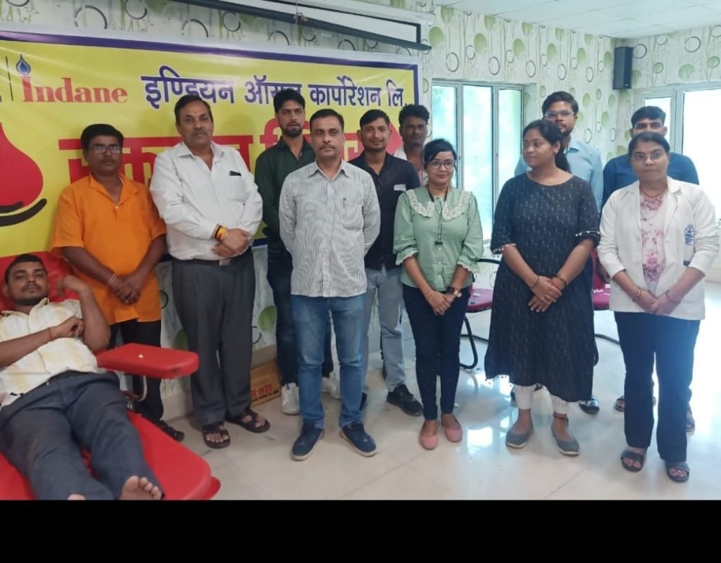 कानपुर13जुलाई23*समाजसेवी सोनू शुक्ला द्वारा इंडियन आयल बॉटलिंग प्लांट में हुआ रक्तदान शिविर का आयोजन*