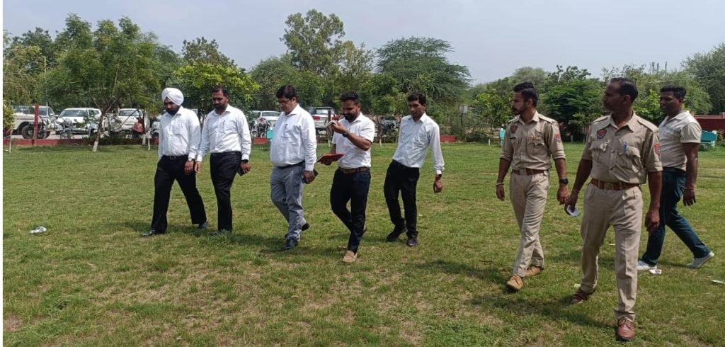 पंजाब13जुलाई23*न्यायाधीश सतीश शर्मा ने कोर्ट कम्पलैक्स पार्क का निरीक्षण किया पंजाब13जुलाई23*न्यायाधीश सतीश शर्मा ने कोर्ट कम्पलैक्स पार्क का निरीक्षण किया