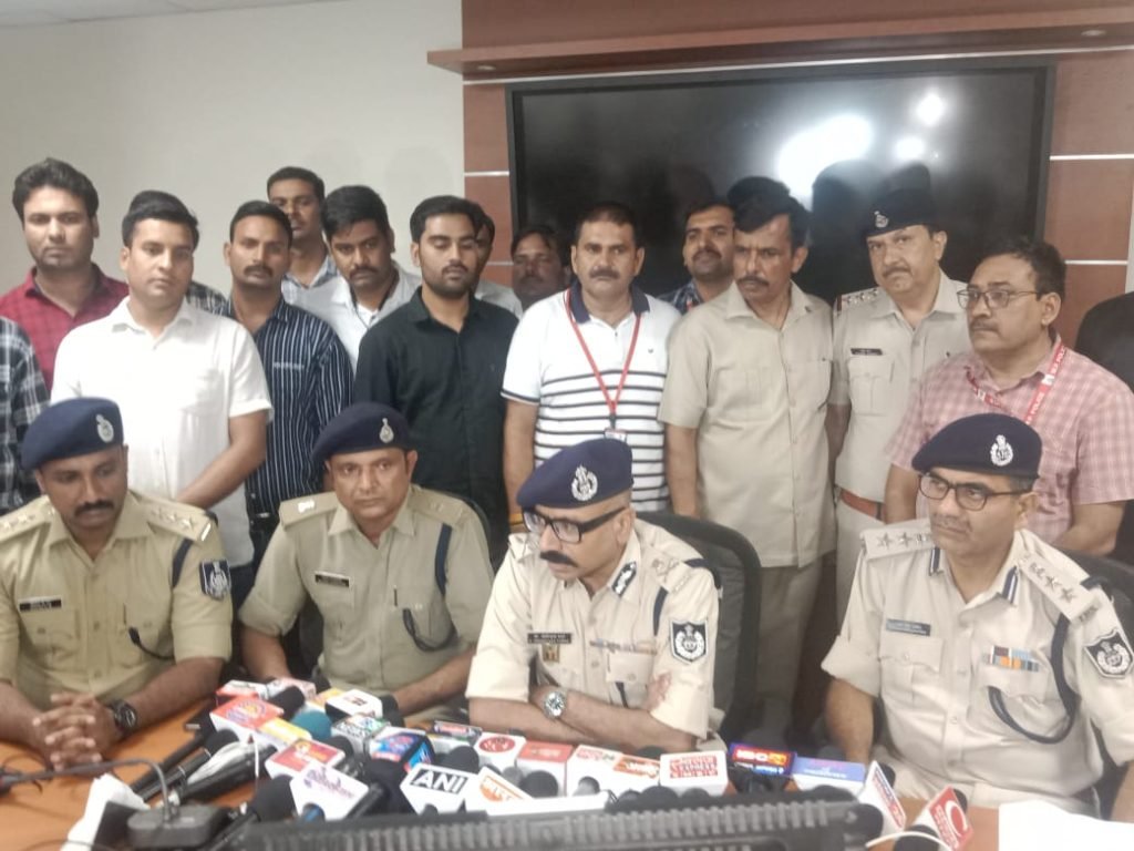 ग्वालियर13जुलाई23*क्राइम ब्रांच व थाना माधौगंज पुलिस की संयुक्त कार्यवाही ग्वालियर13जुलाई23*क्राइम ब्रांच व थाना माधौगंज पुलिस की संयुक्त कार्यवाही