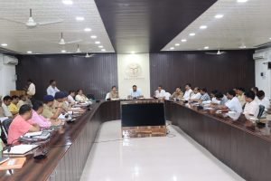 चित्रकूट13जुलाई23*डीएम व एसपी की उपस्थिति में श्रावण मास की सोमवती अमावस्या मेले को सकुशल संपन्न कराने हेतु आवश्यक बैठक संपन्न।