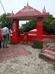 अयोध्या14जुलाई23**"मन्दिर के घण्टे में लटकी मिली युवती की लाश,रेप के बाद हत्या कर शव लटकाने की आशंका"*