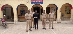 मथुरा14जुलाई23*अवैध शस्त्र के साथ स्टेटस लगाने वाले 01 नफर अभियुक्त को किया गिरफ्तार ।*