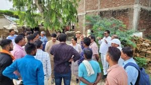 कानपुर14जुलाई23*पीएनसी कंपनी की लापरवाही से पानी जलभराव से जूझ रहे ग्रामीणों