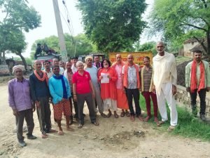 चित्रकूट16जुलाई23*सड़क के मुआवजे की राशि ना मिलने से किसान हुए आक्रोशित।