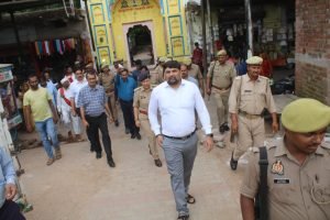 चित्रकूट16जुलाई23*डीएम व एसपी ने सोमवती अमावस्या के दृष्टिगत परिक्रमा मार्ग में सुरक्षा व्यवस्था का जायजा लिया।