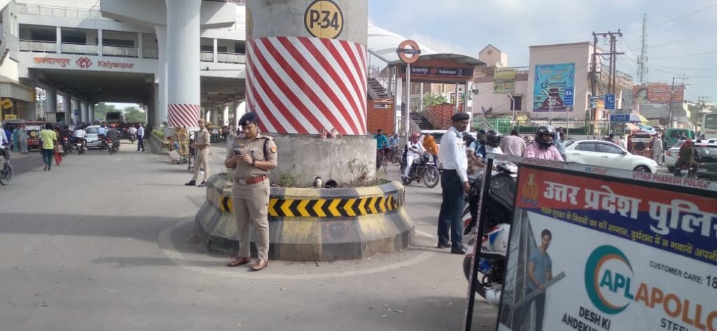 कानपुर17जुलाई23*ड्यूटी पर देर से पंहुचने पर दो आरक्षी निलम्बित*