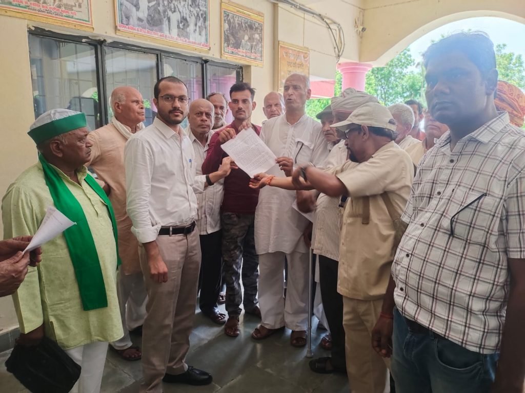 औरैयाककोर19जुलाई23*एससी एसटी का दुरुपयोग रोकने के सम्बंध में जन जागरण समिति ने राष्ट्रपति को सम्बोधित, एडीएम को ज्ञापन सौंपा। औरैयाककोर19जुलाई23*एससी एसटी का दुरुपयोग रोकने के सम्बंध में जन जागरण समिति ने राष्ट्रपति को सम्बोधित, एडीएम को ज्ञापन सौंपा।