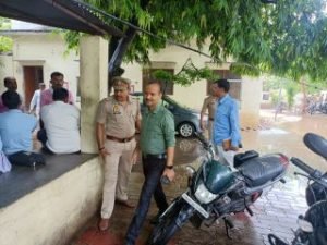 चित्रकूट 04 जुलाई* सुरक्षा सतर्कता के दृष्टिगत न्यायालय परिसर में चेकिंग की गयी